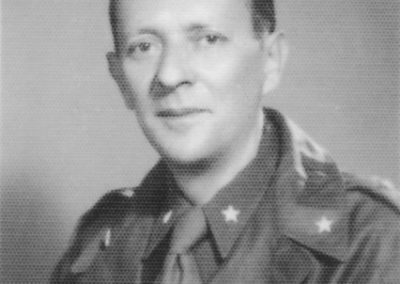 Danilo Corinaldesi con la divisa da Capitano della V° Armata. 1945 (Archivio Famiglia Corialdesi)
